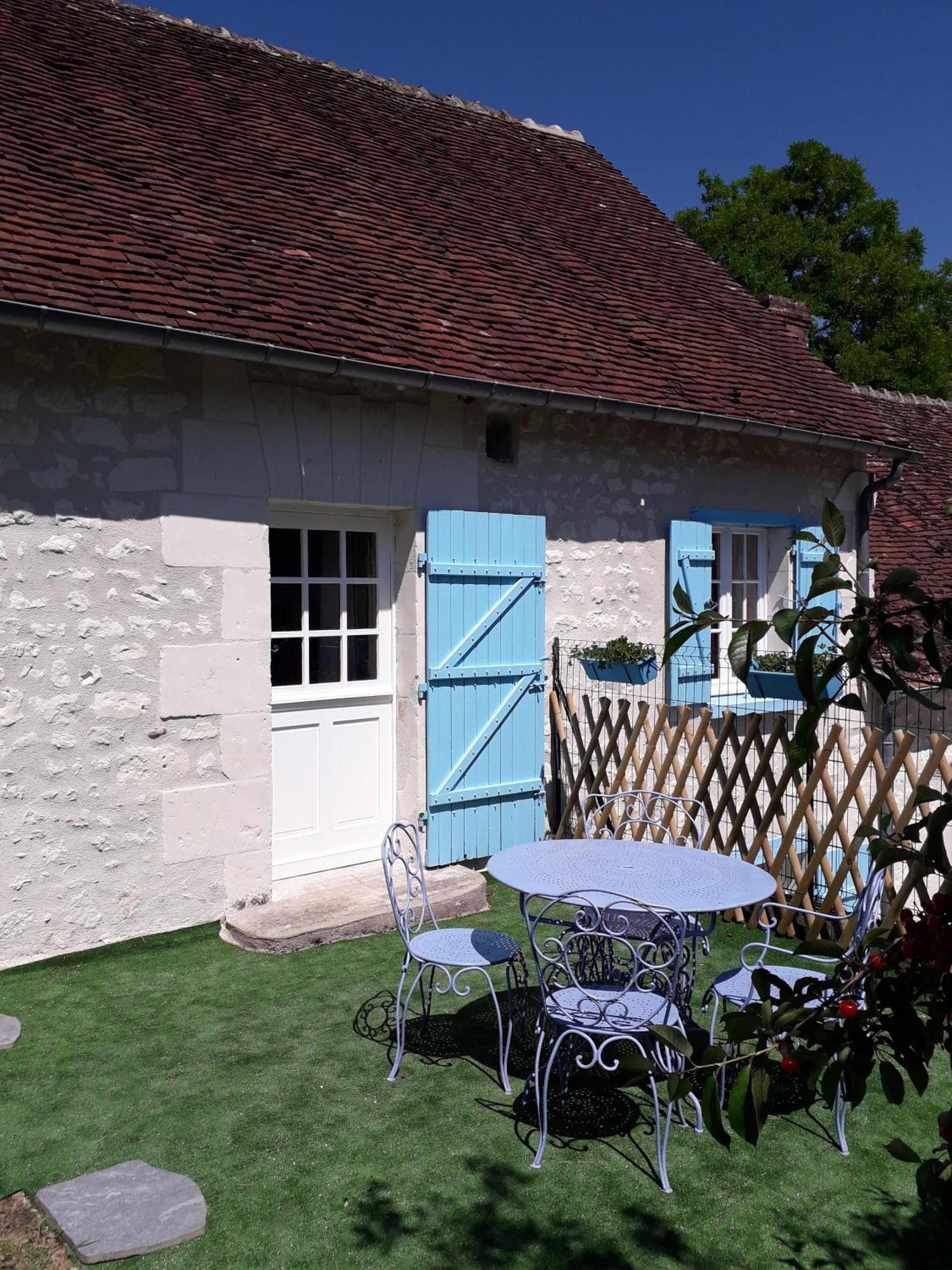 Le Moulin Bleu Bed & Breakfast Seigy Eksteriør bilde